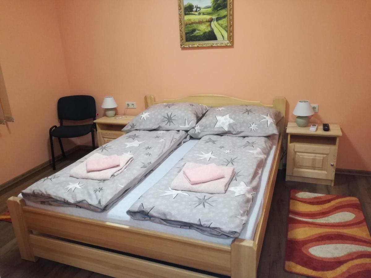 Kaptárlevegős Vendégház Füzesgyarmat Kültér fotó